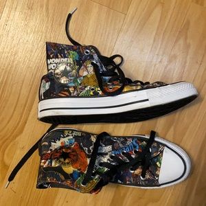 Justice League Converse Men’s Size 4, Women’s Size 6 Like New!